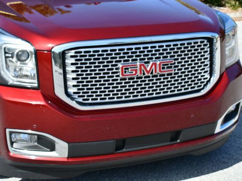Used 2016 GMC Yukon Denali w/ Open Road Package image 38