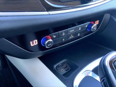 Used 2020 Buick Enclave Essence w/ Sound and Sites Package image 33