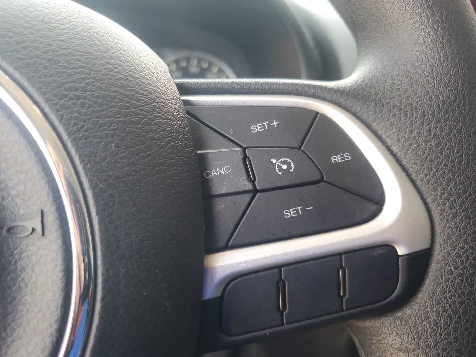 Used 2018 Jeep Renegade Sport w/ Power & Air Group FWD image 18