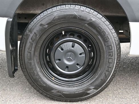 Used 2025 Mercedes-Benz Sprinter 2500 image 7