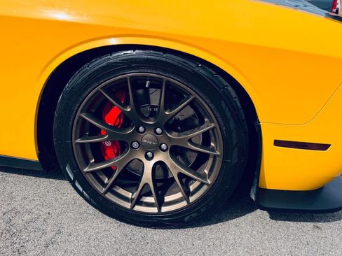 Used 2018 Dodge Challenger SRT Hellcat RWD image 10