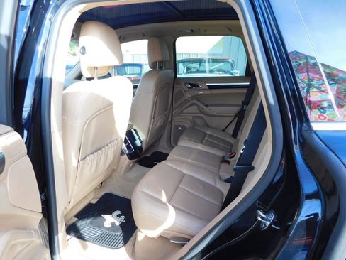 Used 2014 Porsche Cayenne image 20