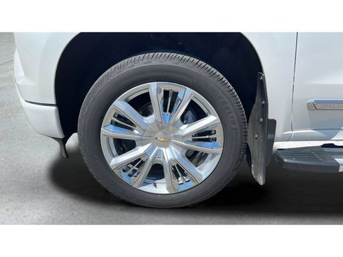 Certified 2023 Chevrolet Silverado 1500 High Country AWD/4WD image 35