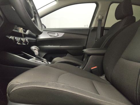 Used 2024 Kia Forte LXS FWD image 17