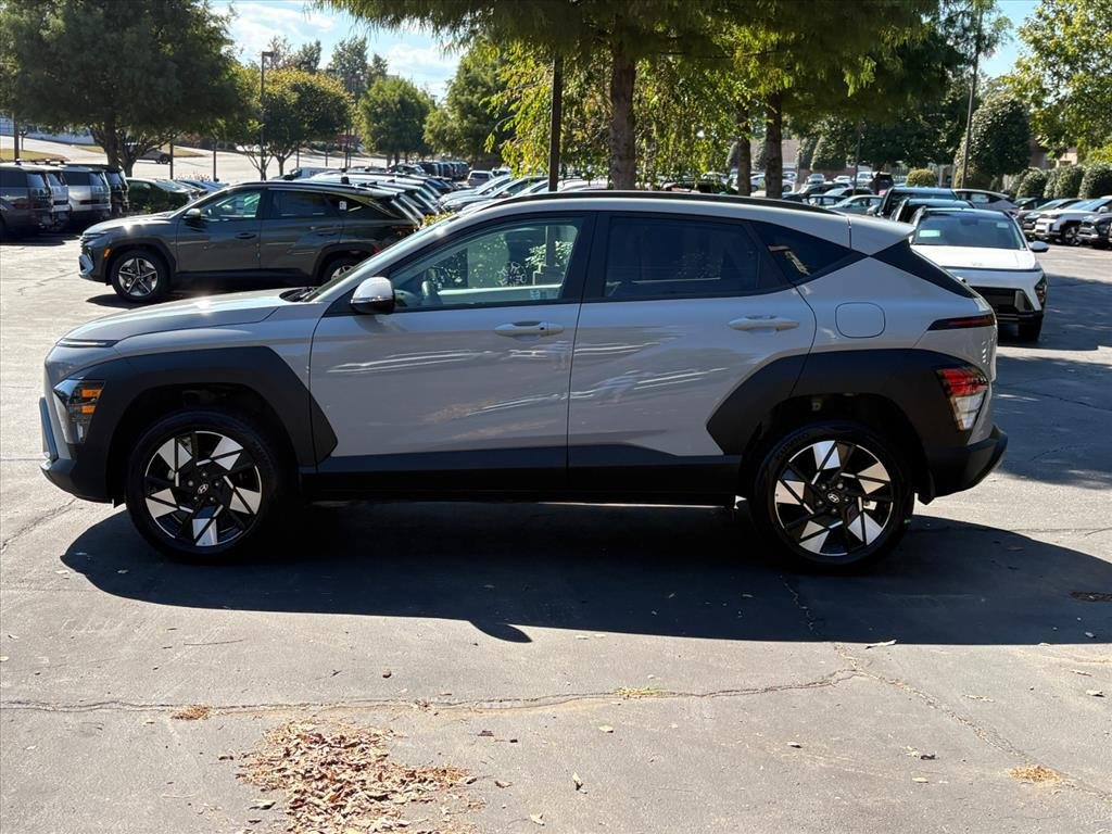 Certified 2025 Hyundai Kona SEL AWD/4WD image 3