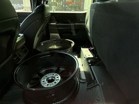 Used 2025 Ford F150 Raptor AWD/4WD image 9