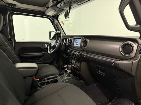 Used 2021 Jeep Wrangler Unlimited Sport image 17