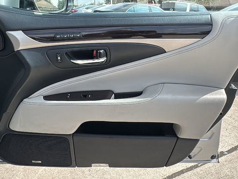 Used 2013 Lexus LS 460 L w/ Preferred Accessory Package image 29