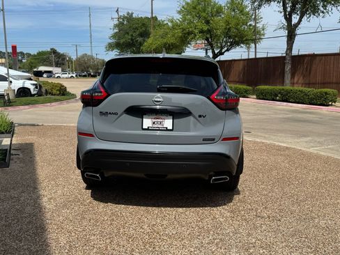 Used 2023 Nissan Murano SV w/ SV Midnight Edition Package FWD image 9