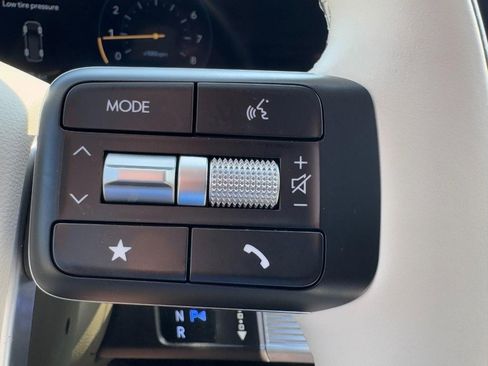 Certified 2025 Hyundai Santa Fe Calligraphy image 18