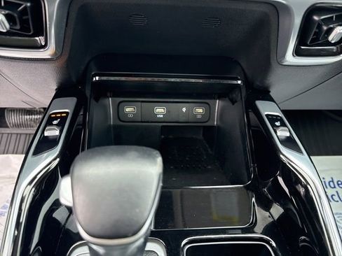 Used 2023 Kia Sorento SX image 30