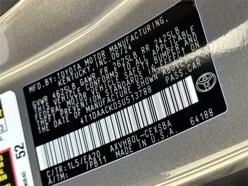 Used 2025 Toyota Camry SE image 29