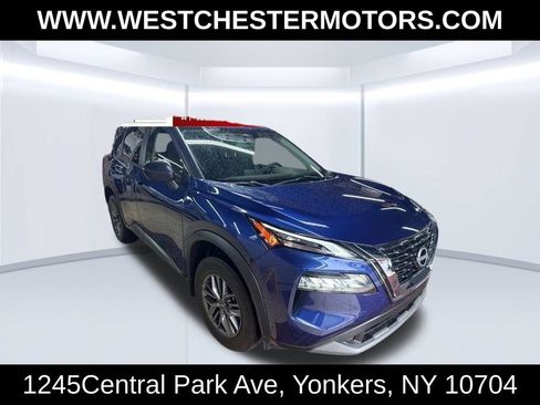 Used 2023 Nissan Rogue S AWD/4WD image 3