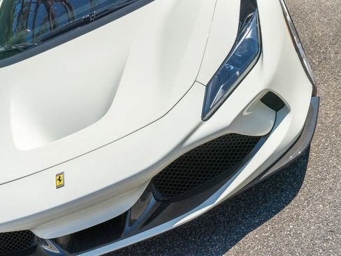 Used 2021 Ferrari F8 Tributo RWD image 16