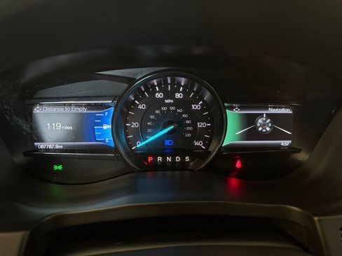 Used 2019 Ford Explorer XLT w/ Equipment Group 202A AWD/4WD image 19