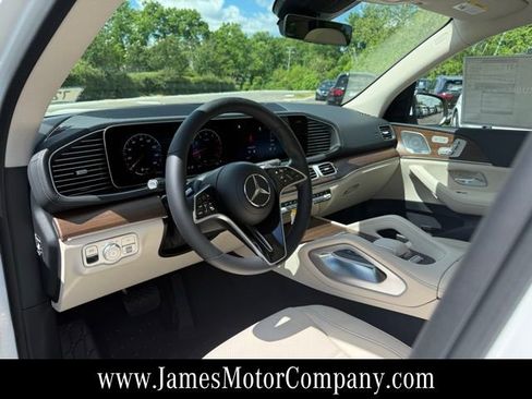 New 2026 Mercedes-Benz GLS 450 4MATIC image 11