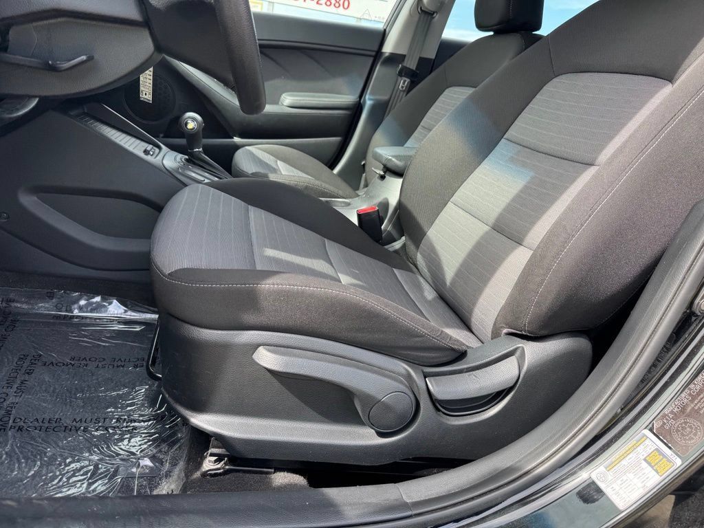 Used 2014 Kia Forte LX FWD image 5