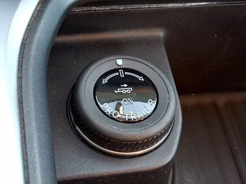 Certified 2025 Ford Expedition Active image 21