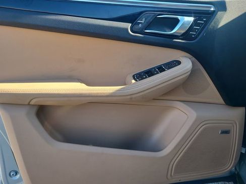 Used 2020 Porsche Macan S image 20