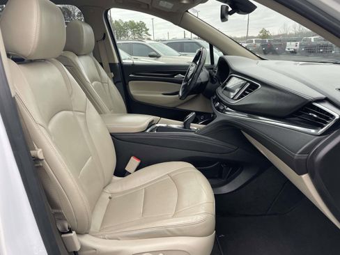 Used 2019 Buick Enclave Premium w/ LPO, Luxury Package image 12