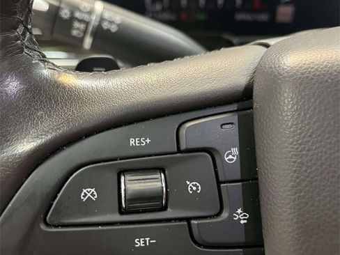 Used 2022 Cadillac Escalade Premium Luxury image 26