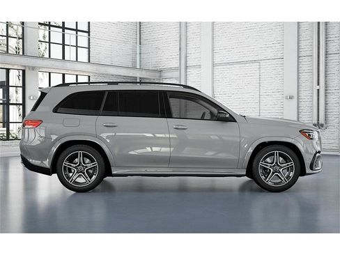 New 2026 Mercedes-Benz GLS 450 4MATIC image 2
