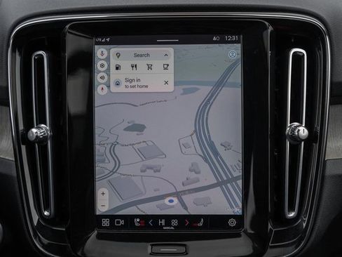 Certified 2023 Volvo XC40 B5 Plus w/ Protection Package Premier image 23