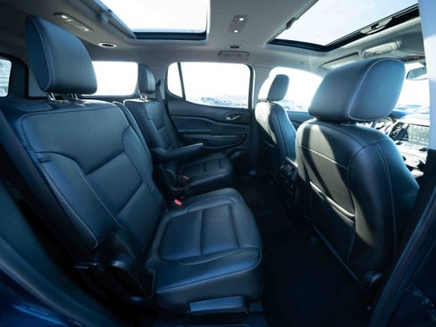 Used 2018 GMC Acadia SLT image 25