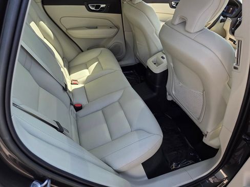Used 2022 Volvo XC60 T8 Inscription Expression w/ Advanced Package AWD/4WD image 20