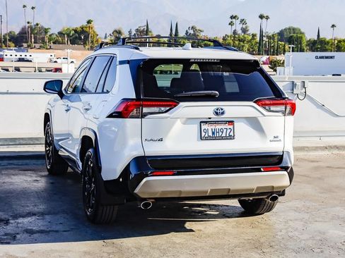 Used 2024 Toyota RAV4 SE image 7