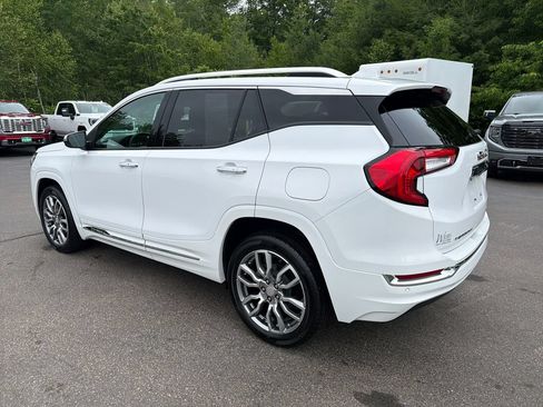 Used 2024 GMC Terrain Denali w/ Denali Premium Package AWD/4WD image 3