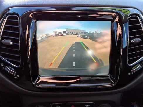 Used 2019 Jeep Compass Limited w/ Safety & Security Group image 4