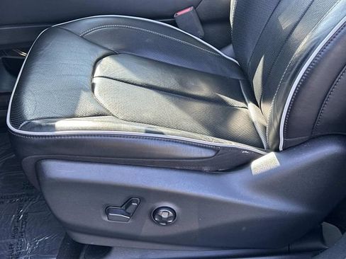 Used 2023 Chrysler Pacifica Limited w/ S Appearance Package image 21