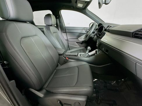 New 2025 Audi Q3 2.0T Premium image 8
