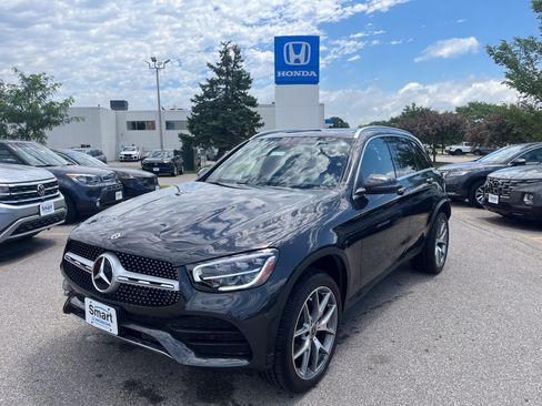 Used 2022 Mercedes-Benz GLC 300 4MATIC image 1