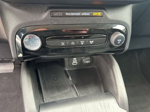 Used 2025 Ford Escape Platinum AWD/4WD image 31