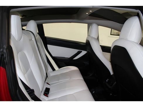 Used 2021 Tesla Model 3 Standard Range Plus image 19