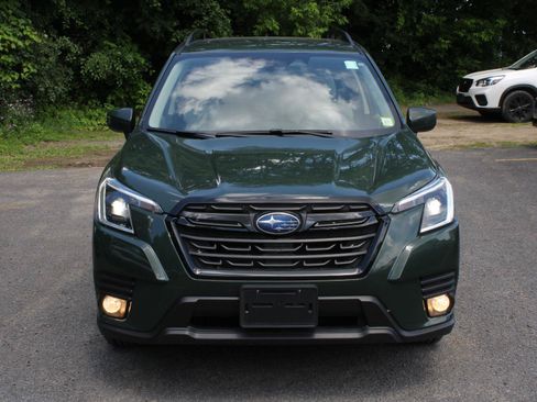 Certified 2022 Subaru Forester Premium AWD/4WD image 2