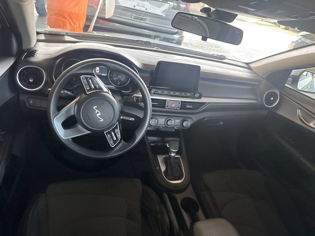 Used 2024 Kia Forte LXS FWD image 4