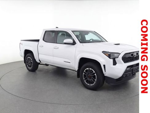 Used 2025 Toyota Tacoma TRD Sport image 3