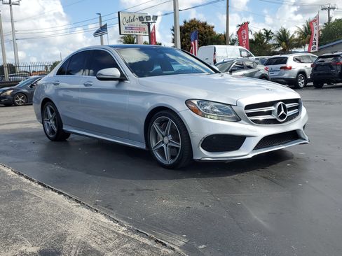 Used 2017 Mercedes-Benz C 300 Sedan image 5