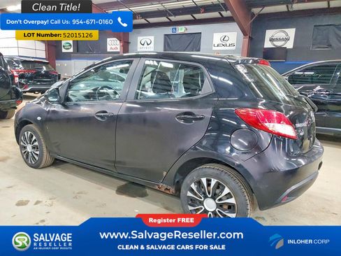 Used 2013 MAZDA MAZDA2 Sport FWD image 3