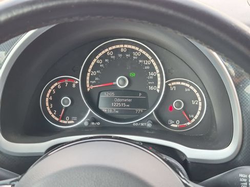 Used 2013 Volkswagen Beetle 2.0T FWD image 32