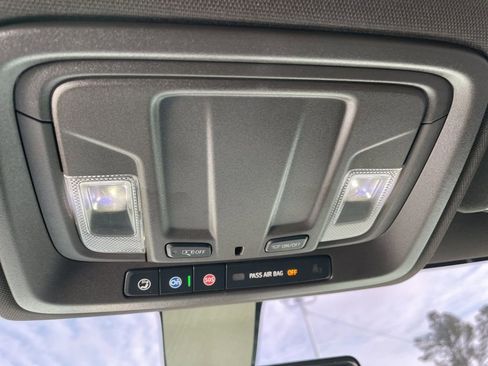 Used 2022 Chevrolet Silverado 2500 LT w/ Convenience Package image 22