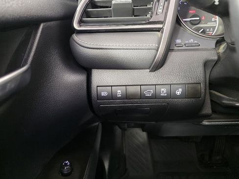 Used 2022 Toyota Camry SE w/ Cold Weather Package AWD/4WD image 41