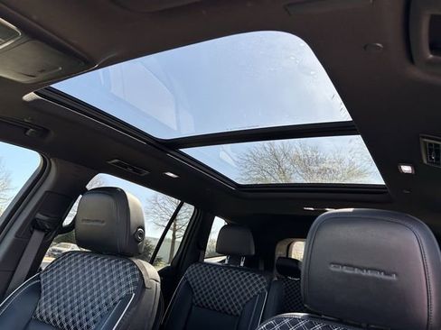 Used 2024 GMC Acadia Denali w/ Super Cruise Package image 25