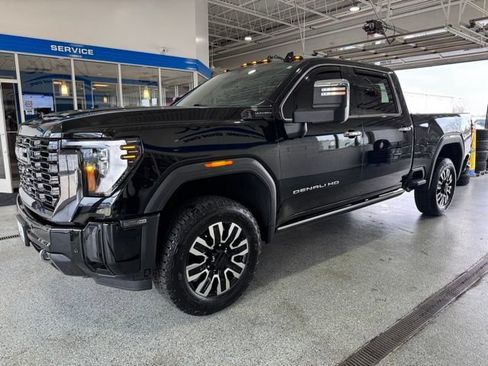 Used 2024 GMC Sierra 2500 Denali Ultimate AWD/4WD image 4