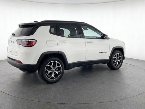 Used 2025 Jeep Compass Limited AWD/4WD image 9