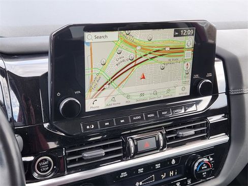 Used 2022 Nissan Pathfinder Platinum w/ Lighting Package (N92) image 16