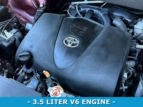 Used 2019 Toyota Highlander XLE AWD/4WD image 32